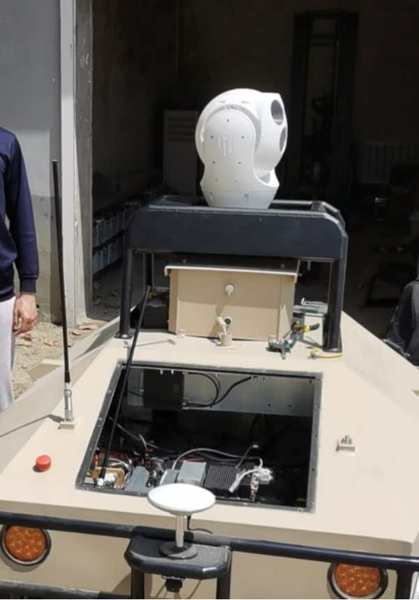 Fahrzeugmontiertes Anti-Drohnen-System